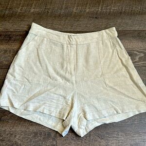 Linen khaki shorts